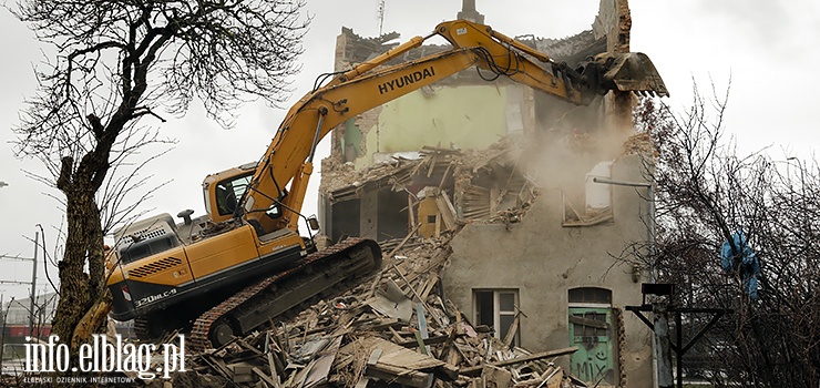 Trwa rozbiórka budynku z 1907 roku przy al. Grunwaldzkiej - zobacz zdjęcia