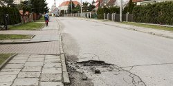 "Ci�ki sprz�t rozje�d�a ul. Mielczarskiego". Mieszka�cy prosz� o interwencj�