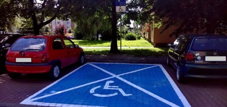 Kosztowne parkowanie na miejscu dla niepełnosprawnych