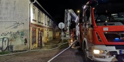 Pożar mieszkania przy Wiejskiej. Zginęły dwie osoby. Zobacz zdjęcia z miejsca pożaru