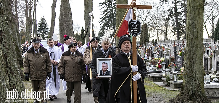 Pożegnanie Henryka Słoniny. Były prezydent Elbląga spoczął na cmentarzu w Stegnie