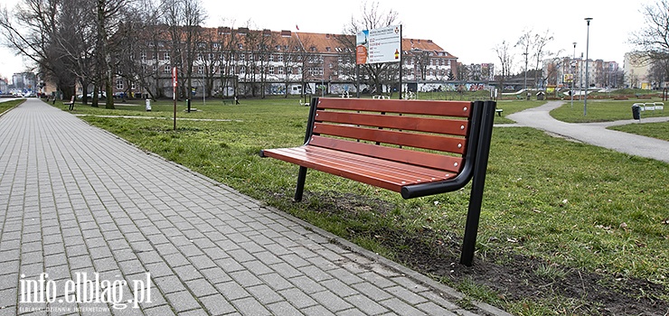 Będzie gdzie usiąść. Sto nowych ławek pojawi się w różnych miejscach Elbląga