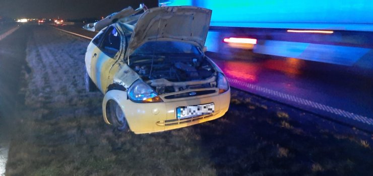 Ford Ka kierowany przez kobietę „dachował” na siódemce