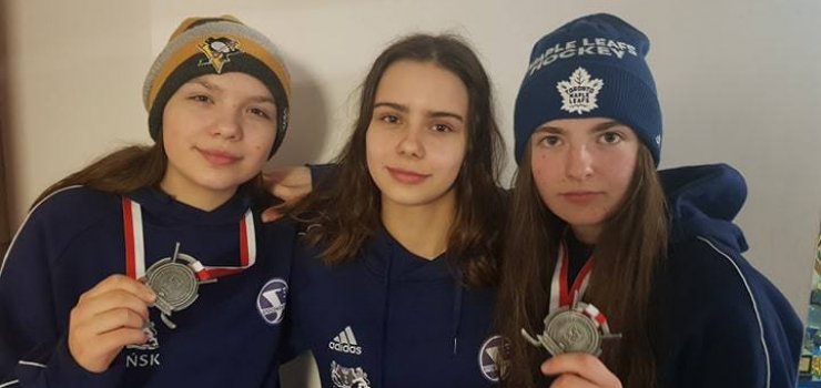 Wywalczyy  srebrny medal Mistrzostw Polski Polskiej Ligi Hokeja na Lodzie Kobiet