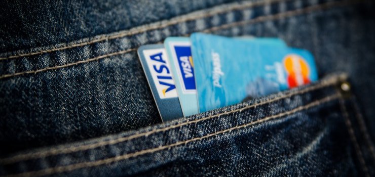 Visa i Mastercard zwikszaj limit patnoci bezdotykowych do 100 z