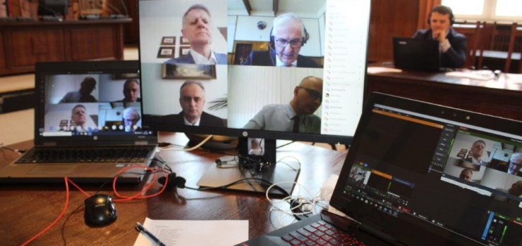 Pierwsza sesja on-line w Elblągu. Obrady odbyły się bez wychodzenia radnych z domu
