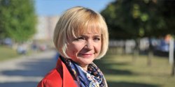 Maria Kosecka: Odnosz� wra�enie, �e co� jakby pu�ci�o!