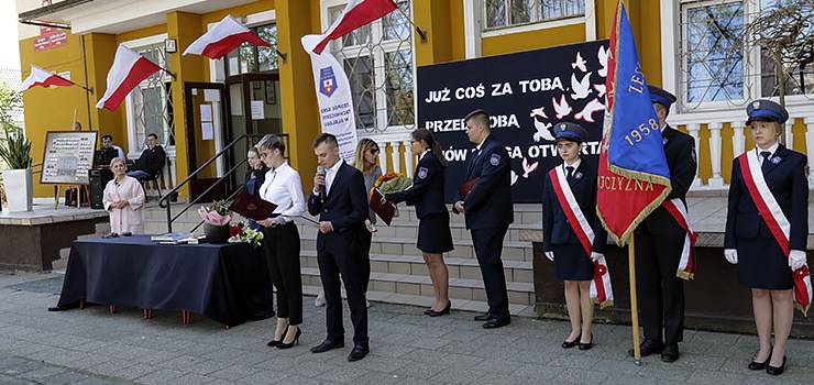 Elbląg: "Bez uroczystego pożegnania i uścisków dłoni". Zakończenie roku dla maturzystów już w piątek