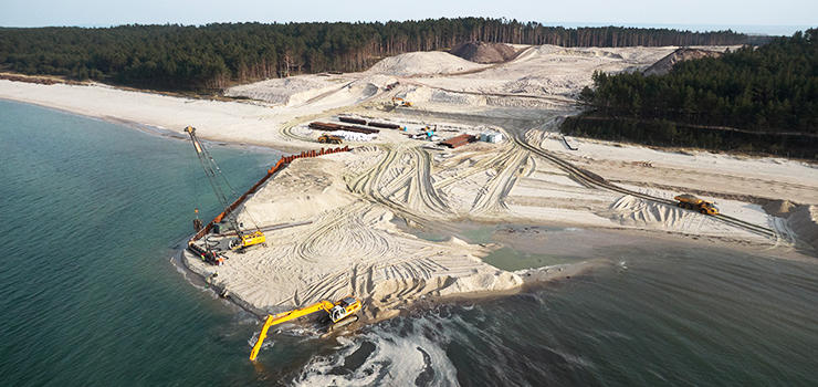 Przekop Mierzei Wiślanej: Koronawirus nie zatrzymał inwestycji. Zobacz zdjęcia i film z budowy.
