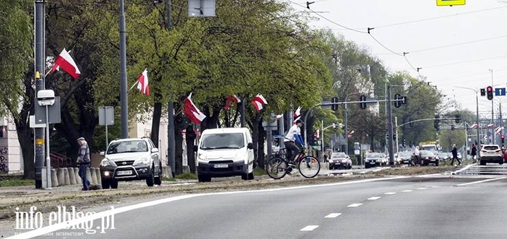 Święto flagi w cieniu epidemii. Tego dnia Elbląg był biało-czerwony