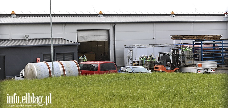 Wypadek przy próbie ciśnieniowej zbiornika. Dwie osoby zabrane do szpitala