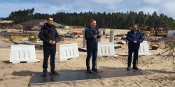 Prezydent Duda i premier Morawiecki z wizyt na Przekopie Mierzei - zobacz zdjcia