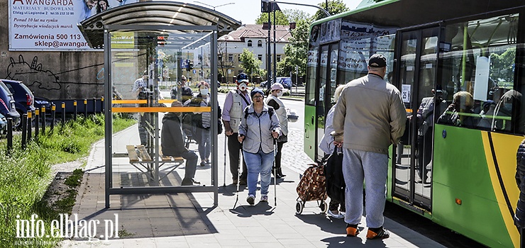 Wjechał w przystanek, za nową wiatę zapłacił ponad 5 tys. zł. "Niestety dewastacja przystanków to dość częste zjawisko"