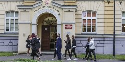 "Matura inna ni� wszystkie". Dzi� odby� si� pierwszy egzamin, z j�zyka polskiego