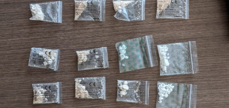 Elbląg: Udawał, że śpi… w samochodzie miał narkotyki