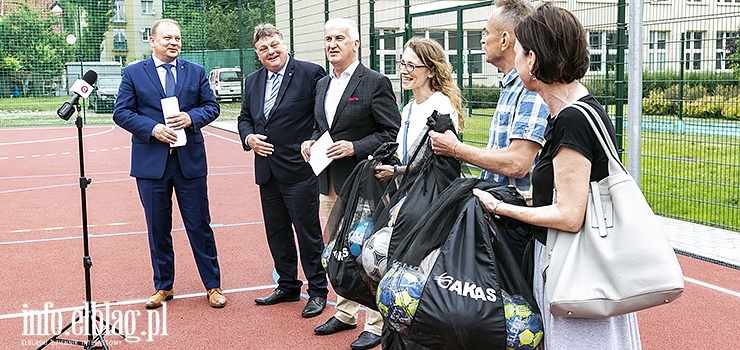 Nowe boiska maj zadba o rozwoju kultury fizycznej. "U nas dochodzi te bardzo wany element rehabilizacyjny"