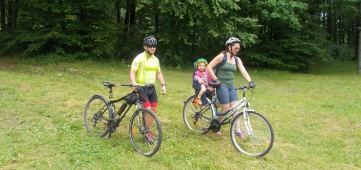 Rowerzyści nawigowali według latarni lotniczych