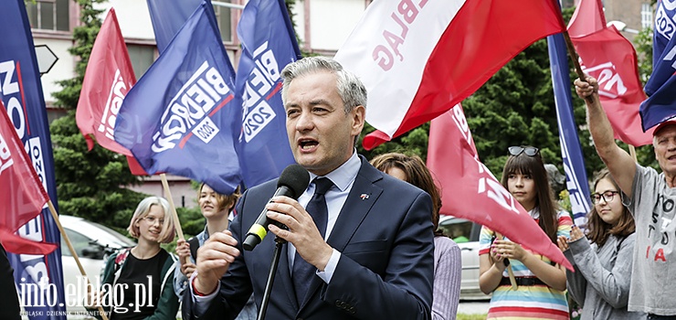 Robert Biedroń odwiedził nasze miasto. "Ja, jak ten Piekarczyk, chciałbym uratować Polskę" 