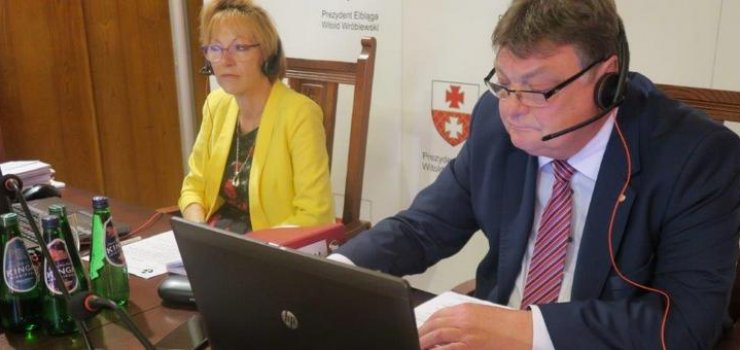 Elbląg: Prezydent Witold Wróblewski z wotum zaufania... Radni nadal obradują