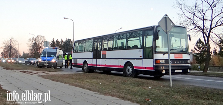 Kontrola autokaru przed wycieczk