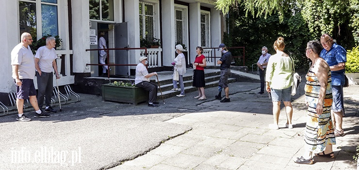Kolejki przed lokalami wyborczymi. Szef PKW: Zanosi si na wysok frekwencj 