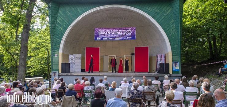 "Aktorzy po 4 miesiącach po raz pierwszy spotkali się z publicznością". Za nami inauguracja Letniego Salonu Muzycznego