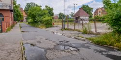 "Tam mo�na urwa� podwozie". Czy zdewastowana ul. Bo�ego Cia�a zostanie naprawiona? 