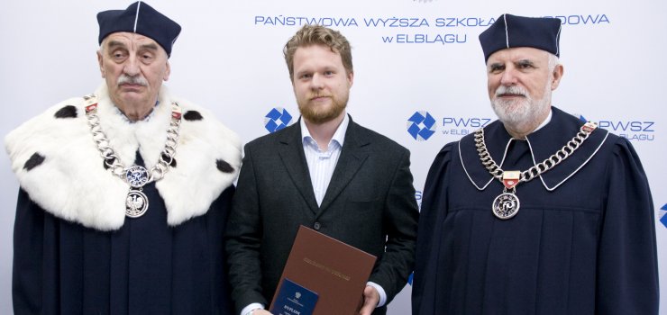 Mury PWSZ w Elblągu opuścił 10-tysięczny absolwent! (film)