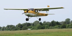 Samolot nad Elbl�giem nadal irytuje. Blisko stu mieszka�c�w zwr�ci�o si� z petycj� do�prezydenta