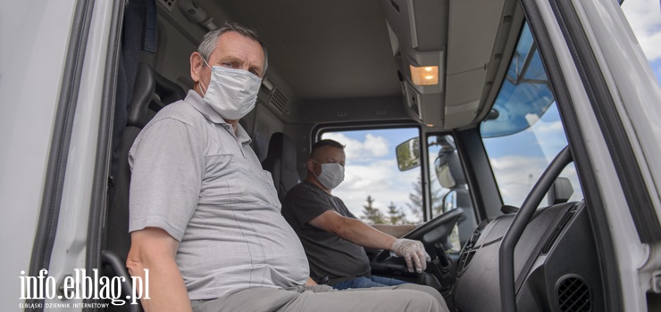 "Jesteśmy w zamkniętej kabinie, na wyciągnięcie ręki. Maseczka nic tu nie da". Kursy na prawo jazdy w czasie pandemii