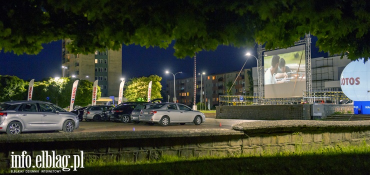 Kino w samochodowej odsłonie w Elblągu. Za nami pierwszy seans