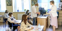 �smoklasi�ci�poznali dzi� wyniki egzaminu. Jak posz�o m�odym elbl��anom?
