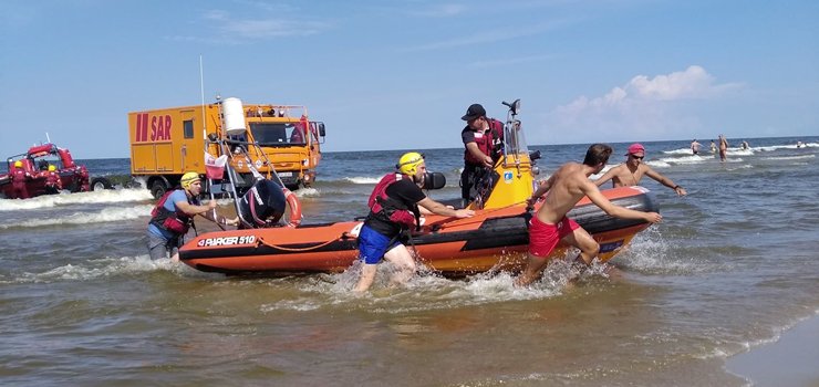Tragedia na plaży w Sztutowie. Utonął policjant ratujący 12-letnią dziewczynkę