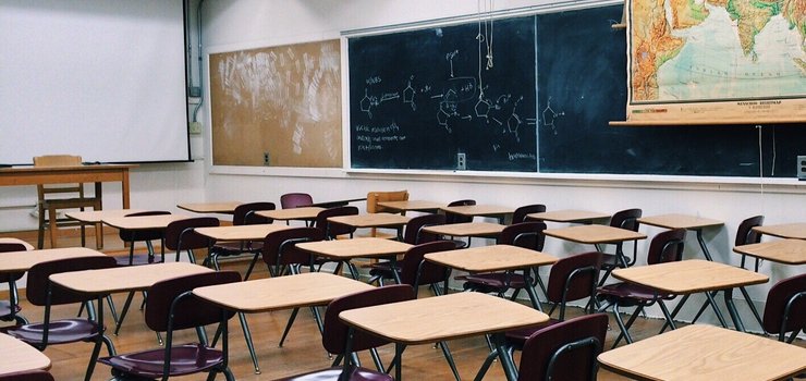 Deklaracje ws. COVID-19 zaniepokoiły rodziców. Muszą zaakceptować "ryzyko zakażenia, powikłań lub zgonu"?