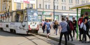 Uczniowie wrcili do szk, w autobusach cisk. Czytelnik: Zasady bezpieczestwa ju nie obowizuj?