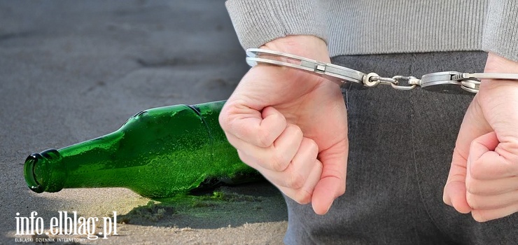 Włamał się do altanki i zabarykadował. Policjantów wezwała właścicielka