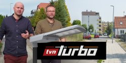 TVN Turbo: chodnik w Elbl�gu zosta� wyposa�ony w tor przeszk�d!