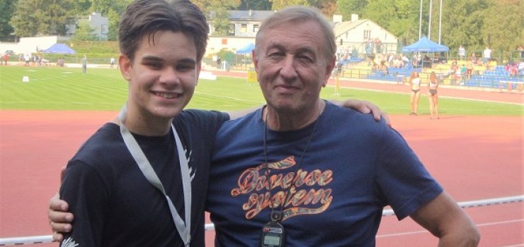 Micha Rodziewicz srebrnym medalist w biegu na 2000 m.