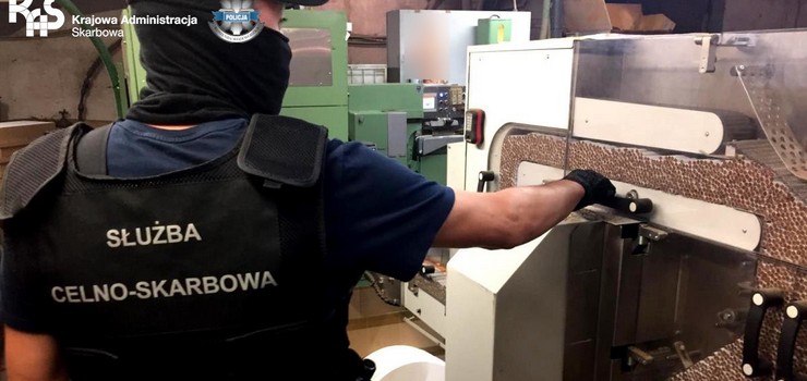 Nielegalna fabryka papierosów na byłej fermie drobiu