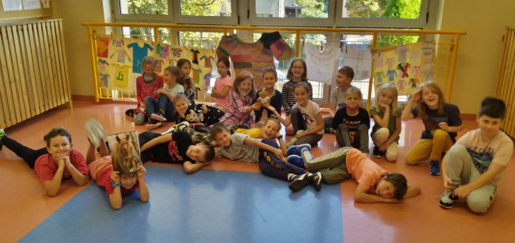 Pluszowe misie pomagają uczniom SP14 poznawać Polskę. "W projekcie udział bierze 270 szkół"