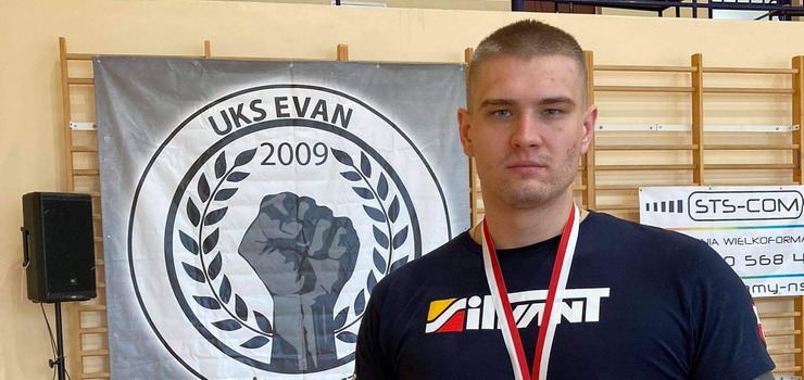 andarm na podium. Igor Abrusiewicz medalist Mistrzostw Polski Wojska Polskiego i Sub Mundurowych
