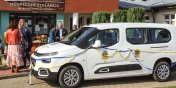 Nowe auto w darze dla hospicjum. Rehabilitanci i pielgniarki dojadnim do najmodszychpacjentw