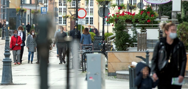 Za brak maseczek zostali łagodnie potraktowani. Elbląski sąd umorzył większość takich spraw