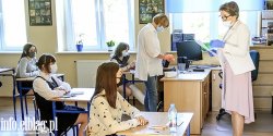 Kto b�dzie uczy� w elbl�skich szko�ach? Coraz wi�cej nauczycieli na�zwolnieniach