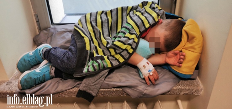 Chory, gorączkujący 4-latek spędził z mamą 7 godzin na szpitalnym korytarzu!