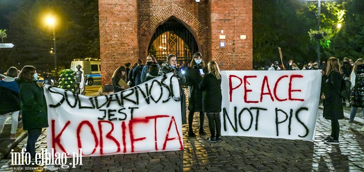 "Peace not PiS". Kolejny protest w Elblągu. Demonstrację próbowano zakłócić