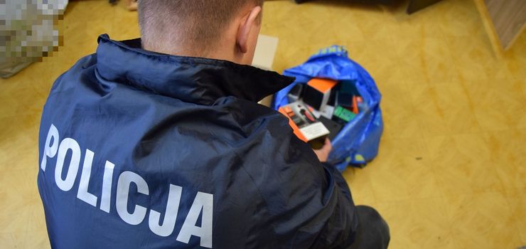 Elbląg: Zatrzymano trzech mężczyzn włamujących się do sklepów