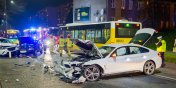 Gronie wygldajca kolizja 3 aut i autobusu na al.Odrodzenia - zobacz zdjcia