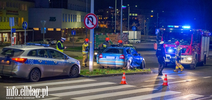 Kolizja drogowa na Teatralnej
