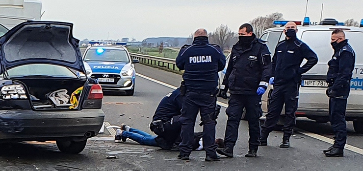 28-latek zatrzymany w policyjnym pościgu jest podejrzany o zamordowanie 25-latki